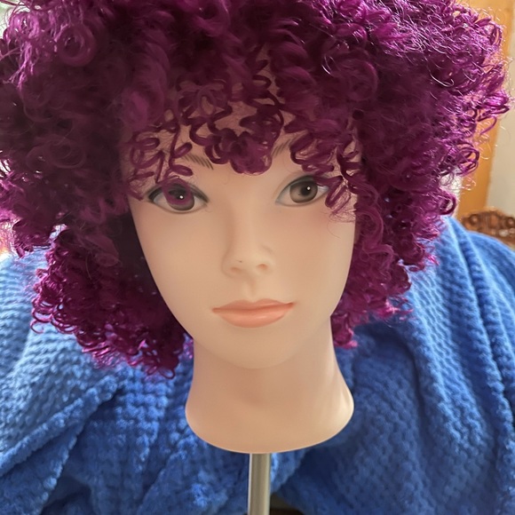 Wigs - Picture 3 of 4